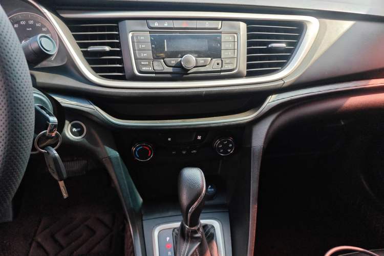 Used Buick GT 2018 18T Automatic Elite Model Audio And AC Panel
