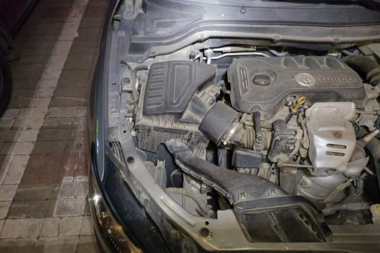 Used Buick GT 2018 15T Manual Elite Version China V Standard Engine Bay Right