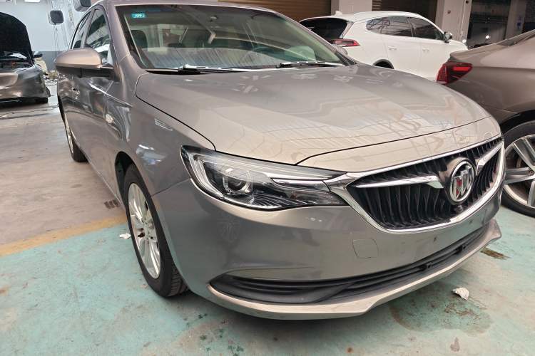 Used Buick GT 2018 15T Dual-Clutch Elite Model China V Standard Front Right 45 Deg