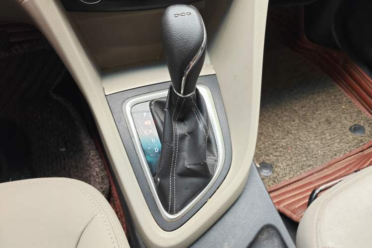 Used Buick GT 2018 15T Dual-Clutch Elite Model China V Standard Gear Lever
