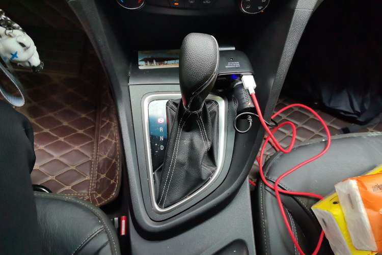 Used Buick GT 2018 18T Automatic Elite Model Gear Lever