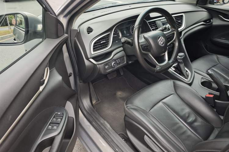 Used Buick GT 2018 18T Automatic Elite Model Left Front Seat