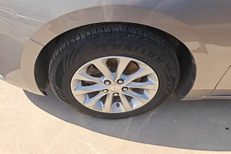 Used Buick GT 2018 15T Dual-Clutch Advanced Model China V Standard Left Front Wheel Hub