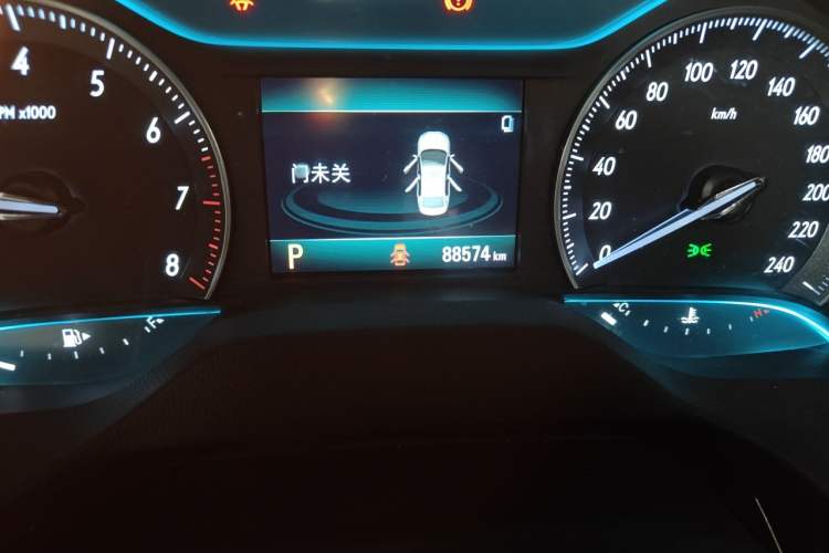 Used Buick GT 2018 18T Automatic Flagship Model Odometer Close Up
