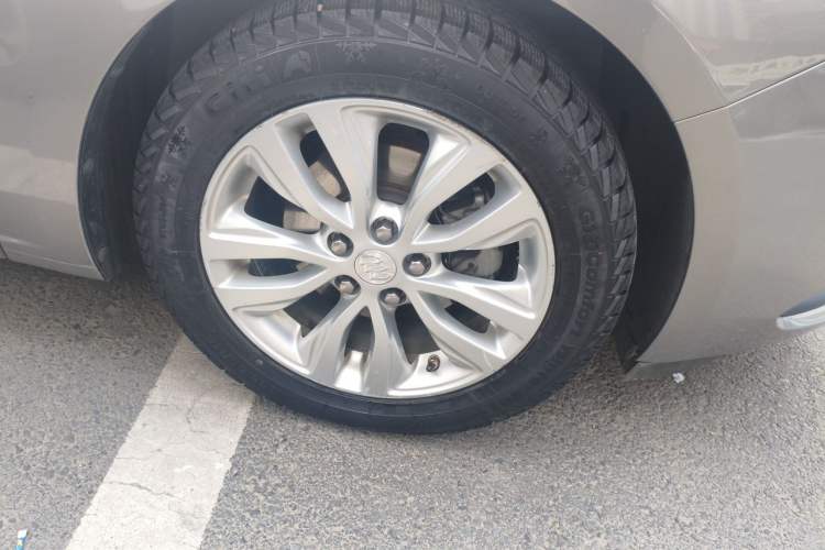 Used Buick GT 2018 15T Dual-Clutch Elite Model China V Standard Right Front Wheel Hub