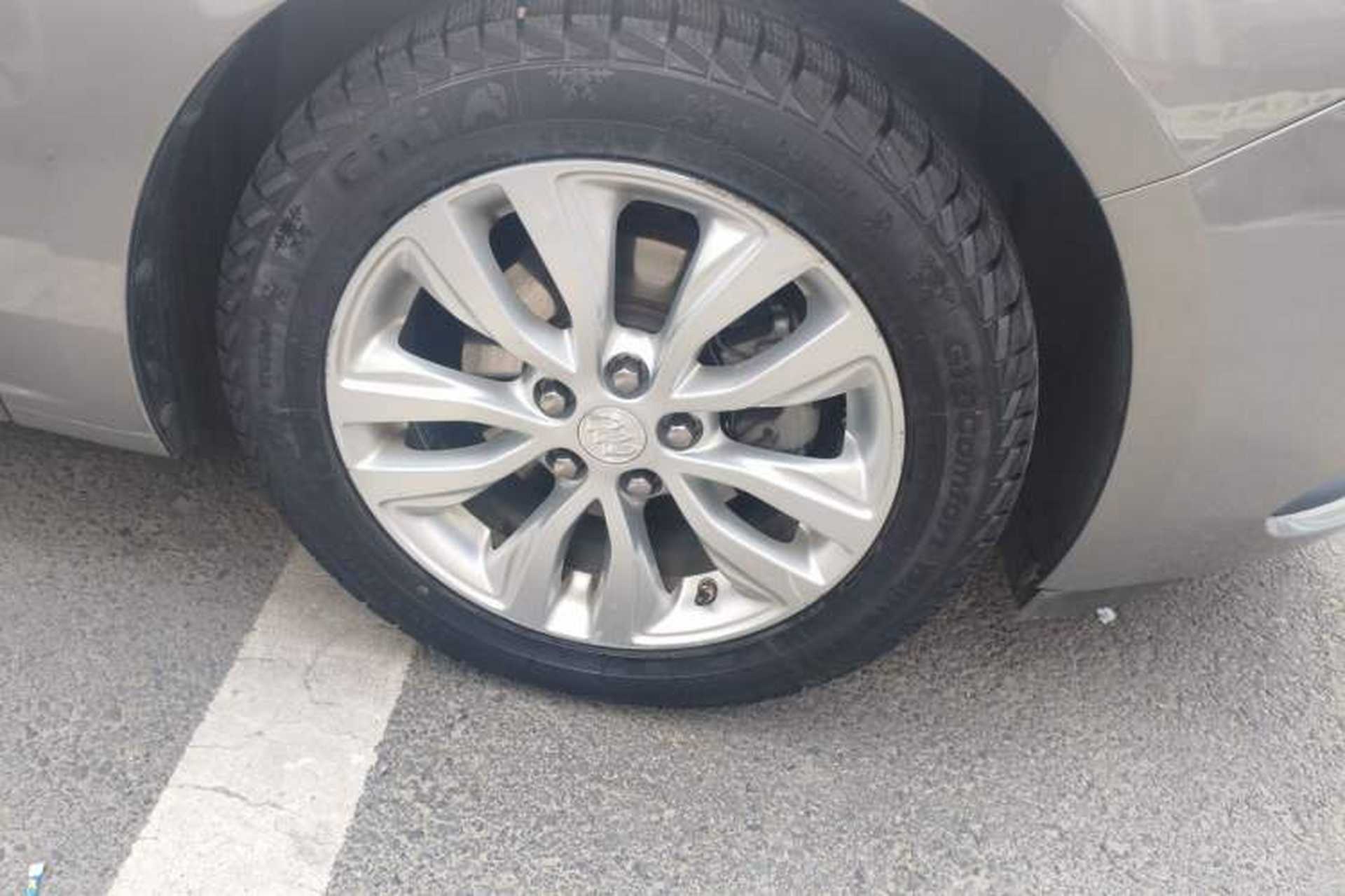 Used Buick GT 2018 15T Dual-Clutch Elite Model China V Standard Right Front Wheel Hub