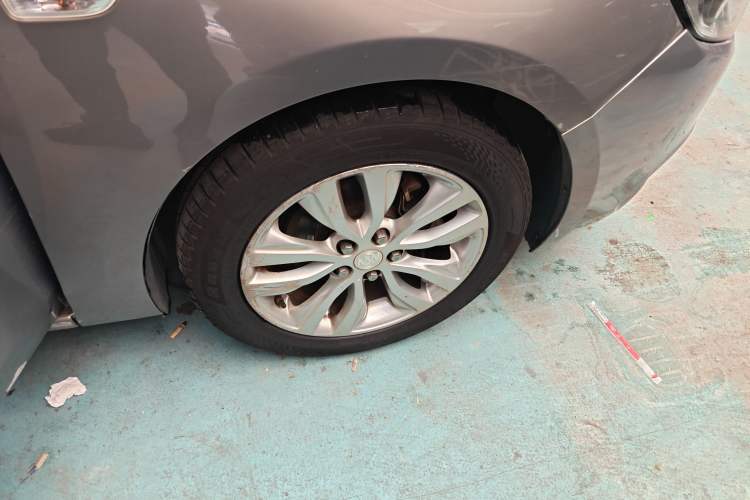 Used Buick GT 2018 15T Dual-Clutch Elite Model China V Standard Right Rear Wheel Hub