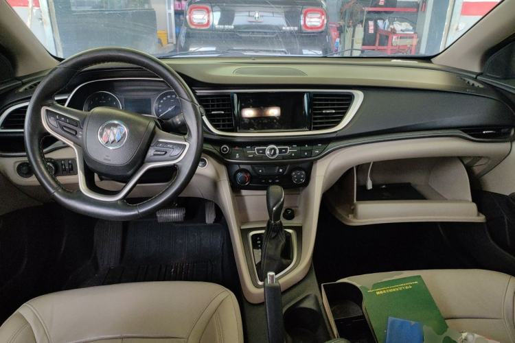 Used Buick GT 2018 15T Dual-Clutch Elite Model China V Standard Center Console