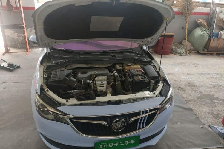 Used Buick GT 2018 15T Dual-Clutch Elite Model China V Standard Engine Bay