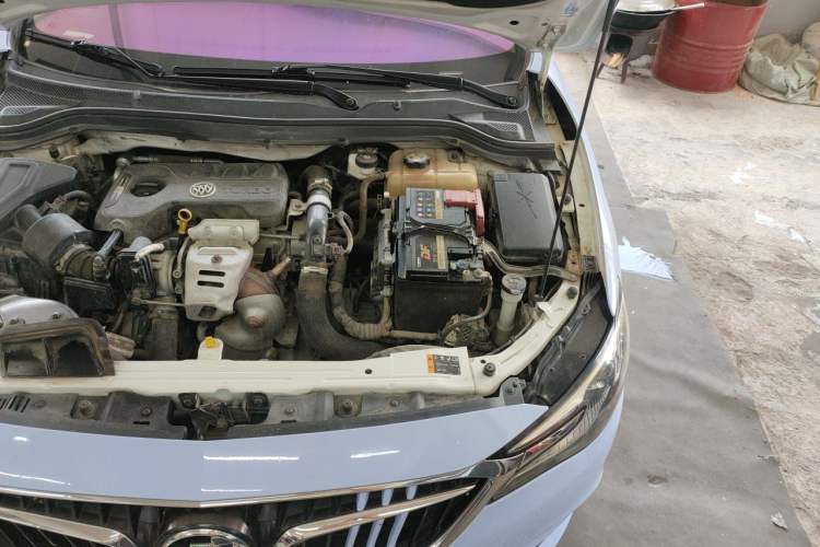 Used Buick GT 2018 15T Dual-Clutch Elite Model China V Standard Engine Bay Left
