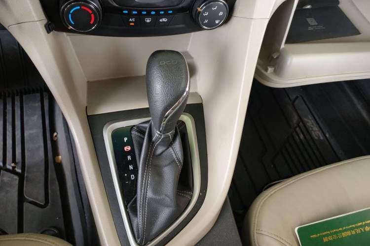 Used Buick GT 2018 15T Dual-Clutch Elite Model China V Standard Gear Lever