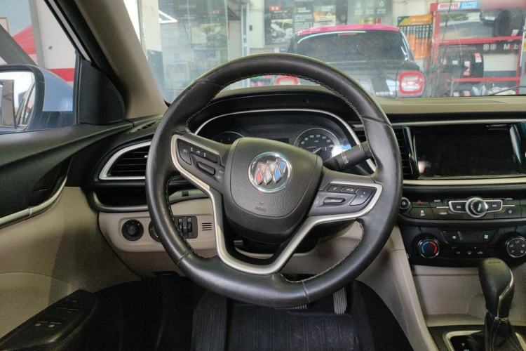 Used Buick GT 2018 15T Dual-Clutch Elite Model China V Standard Steering Wheel