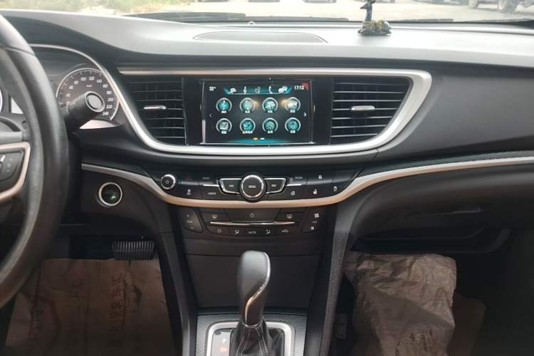 Used Buick GT 2018 18T Automatic Flagship Model Audio And AC Panel