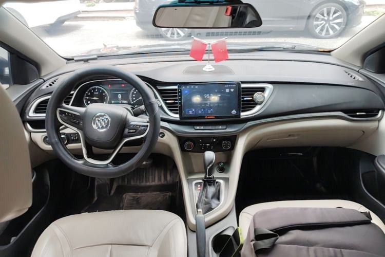 Used Buick GT 2018 15T Dual-Clutch Elite Model China V Standard Center Console
