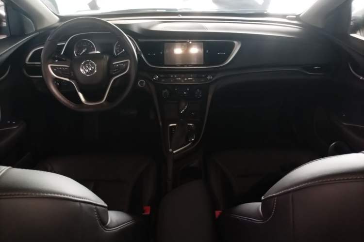 Used Buick GT 2018 18T Automatic Elite Model Center Console