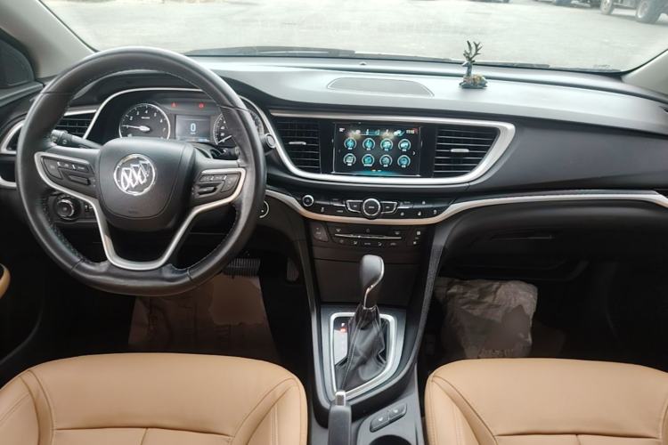 Used Buick GT 2018 18T Automatic Flagship Model Center Console