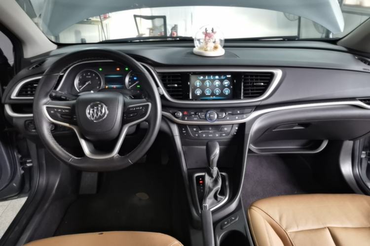Used Buick GT 2018 18T Automatic Flagship Model Center Console