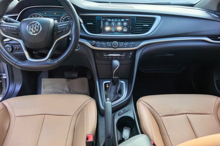 Used Buick GT 2018 18T Automatic Flagship Model Center Console