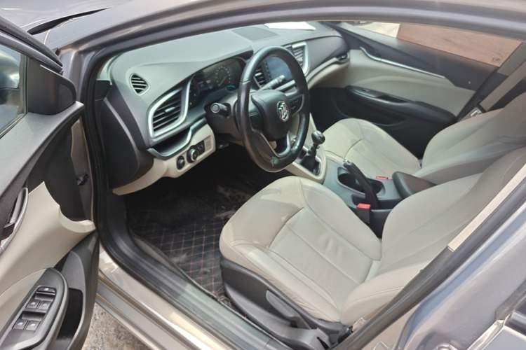 Used Buick GT 2018 15T Manual Elite Version China V Standard Driver Seat