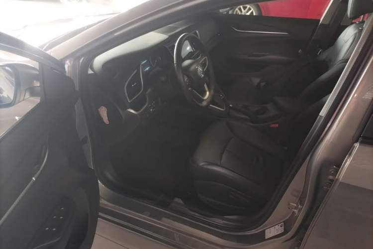 Used Buick GT 2018 18T Automatic Elite Model Driver Seat