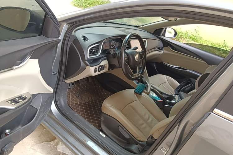 Used Buick GT 2018 15T Dual-Clutch Elite Model China V Standard Driver Seat