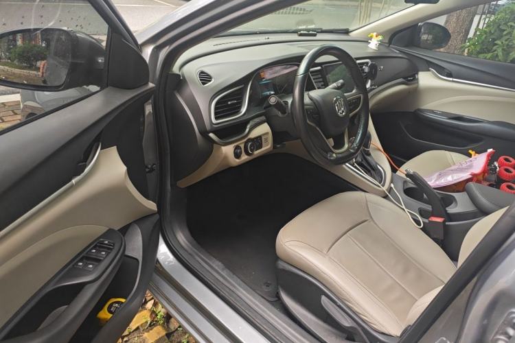 Used Buick GT 2018 15T Manual Elite Version China V Standard Driver Seat
