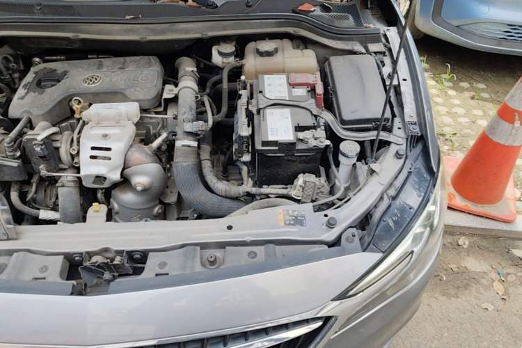 Used Buick GT 2018 15T Dual-Clutch Elite Model China V Standard Engine Bay Left