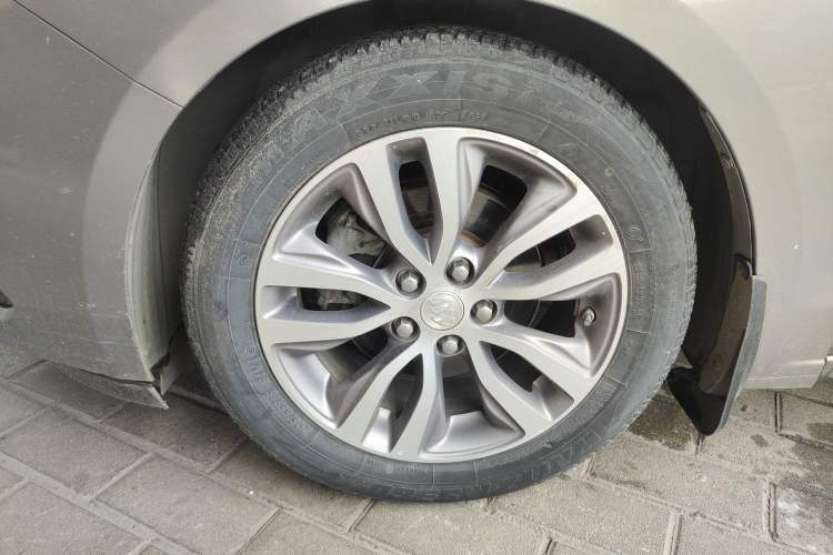 Used Buick GT 2018 18T Automatic Elite Model Exterior 4