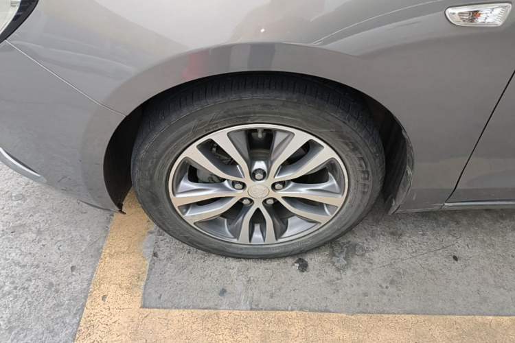 Used Buick GT 2018 18T Automatic Elite Model Exterior 4