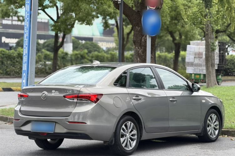 Used Buick GT 2018 18T Automatic Elite Model Exterior 5