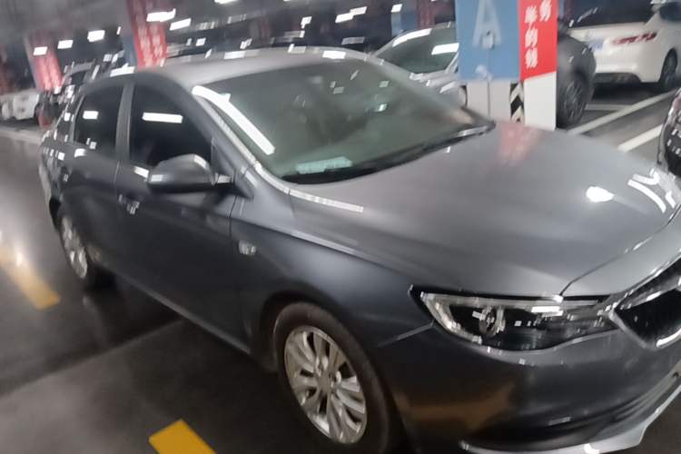 Used Buick GT 2018 15T Dual-Clutch Elite Model China V Standard Front Right 45 Deg