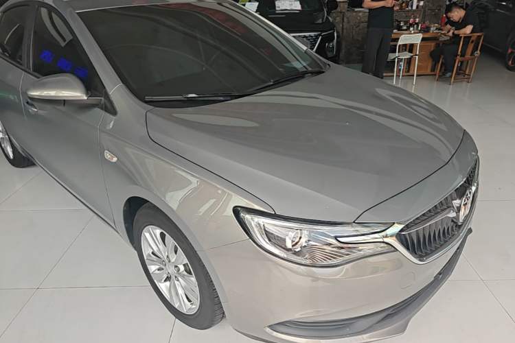 Used Buick GT 2018 15T Dual-Clutch Elite Model China V Standard Front Right 45 Deg
