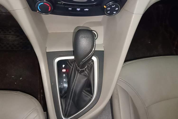 Used Buick GT 2018 15T Dual-Clutch Elite Model China V Standard Gear Lever