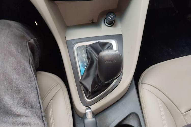 Used Buick GT 2018 15T Dual-Clutch Elite Model China V Standard Gear Lever
