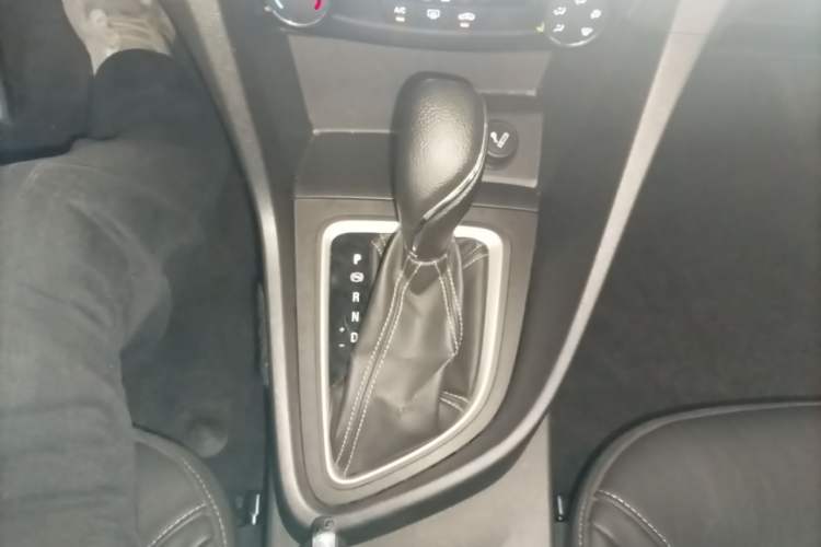 Used Buick GT 2018 18T Automatic Elite Model Gear Lever