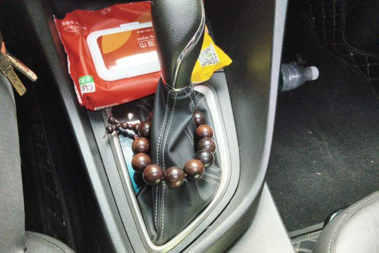 Used Buick GT 2018 18T Automatic Elite Model Gear Lever