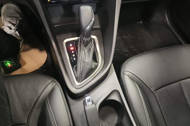 Used Buick GT 2018 18T Automatic Elite Model Gear Lever