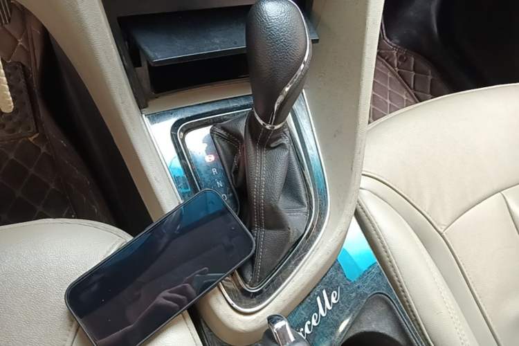 Used Buick GT 2018 15T Dual-Clutch Elite Model China V Standard Gear Lever