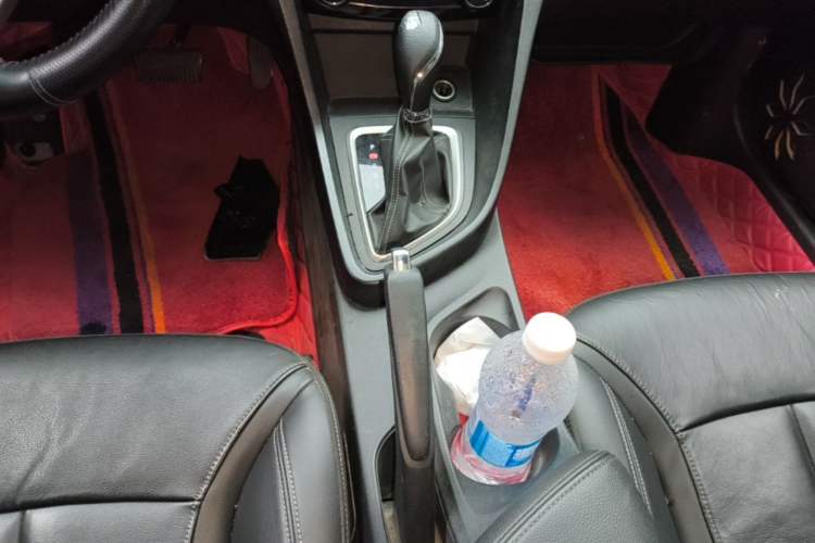Used Buick GT 2018 18T Automatic Elite Model Gear Lever