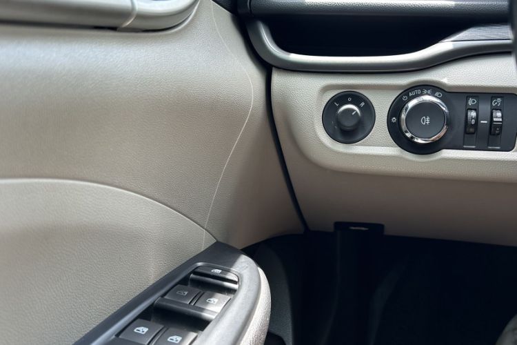 Used Buick GT 2018 15T Dual-Clutch Elite Model China V Standard Interior 11