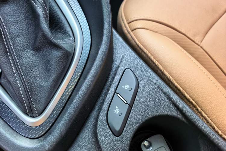 Used Buick GT 2018 18T Automatic Flagship Model Interior 4