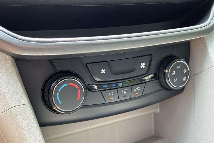 Used Buick GT 2018 15T Dual-Clutch Elite Model China V Standard Interior 6