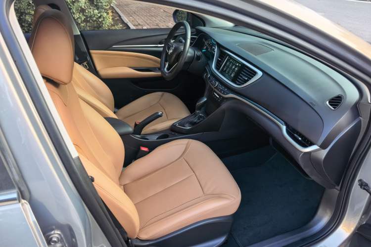 Used Buick GT 2018 18T Automatic Flagship Model Interior 6