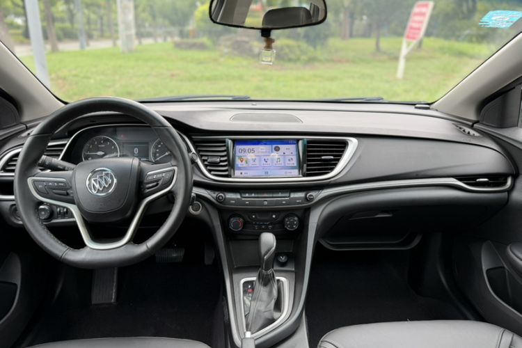 Used Buick GT 2018 18T Automatic Elite Model Interior 7