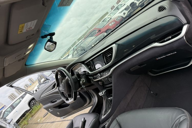 Used Buick GT 2018 18T Automatic Elite Model Interior 7