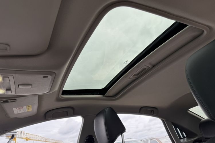 Used Buick GT 2018 18T Automatic Elite Model Interior 8