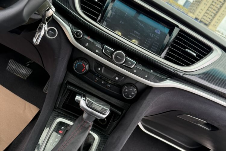 Used Buick GT 2018 18T Automatic Elite Model Interior 9