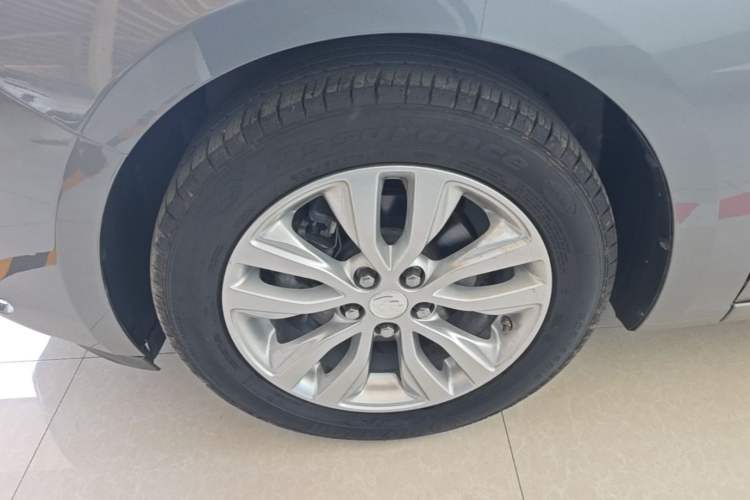 Used Buick GT 2018 15T Dual-Clutch Elite Model China V Standard Left Front Wheel Hub