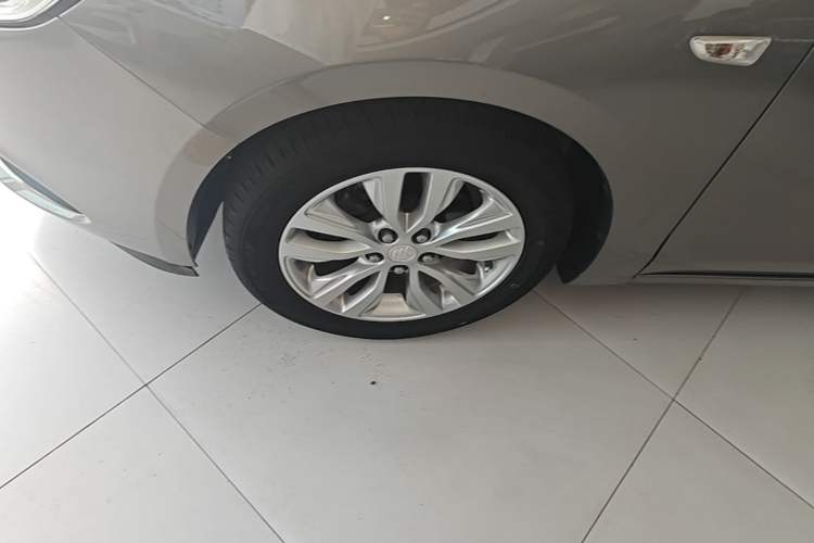 Used Buick GT 2018 15T Dual-Clutch Elite Model China V Standard Left Front Wheel Hub