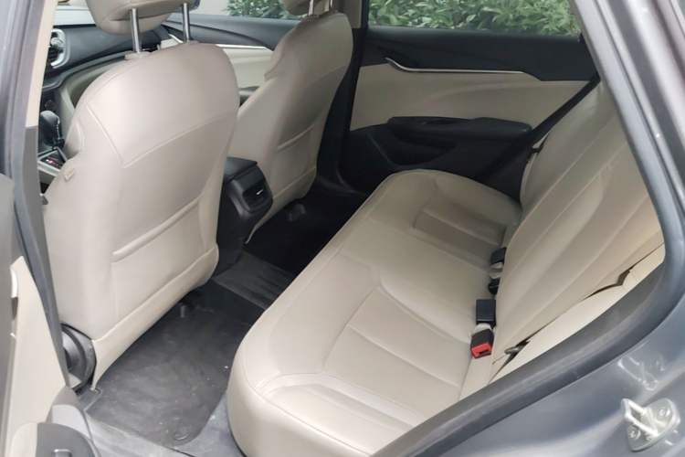 Used Buick GT 2018 15T Dual-Clutch Elite Model China V Standard Left Rear Seat